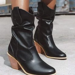 Nuheel® Nuheel Women's Modern Western Cowboy Distressed Boot With Pull-Up Tabs Cowgirl Boots Ankle & Bootie