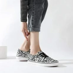 Nuheel® Woman Women's Canvas Sneakers Low Cut Canvas Shoes Lace Up Casual Tennis Shoes